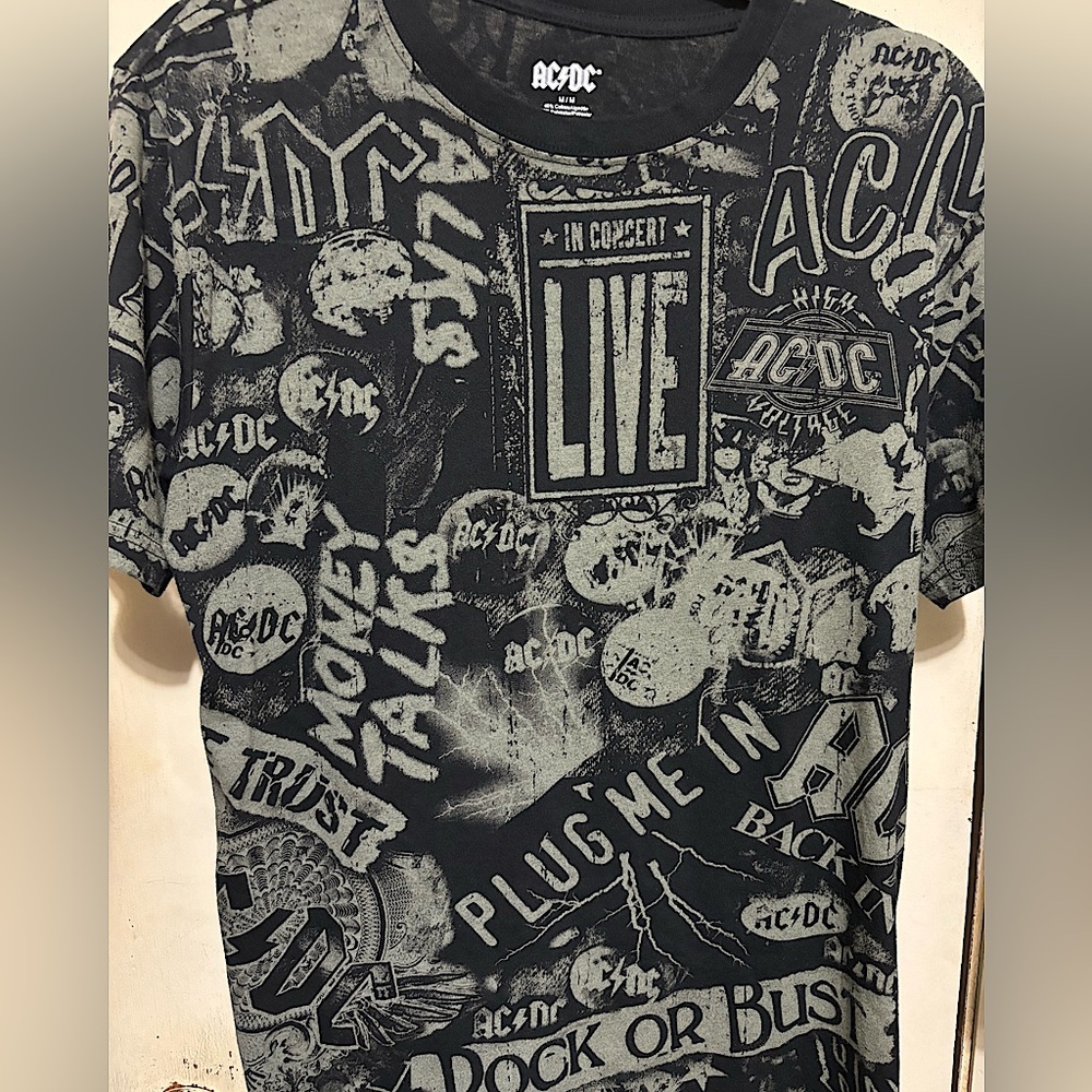🖤Pre-loved AC/DC Medium Shirt